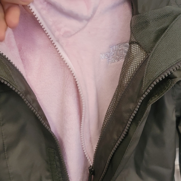 Thenorthface 3 in 1 waterproof Jacket - Picture 7 of 8